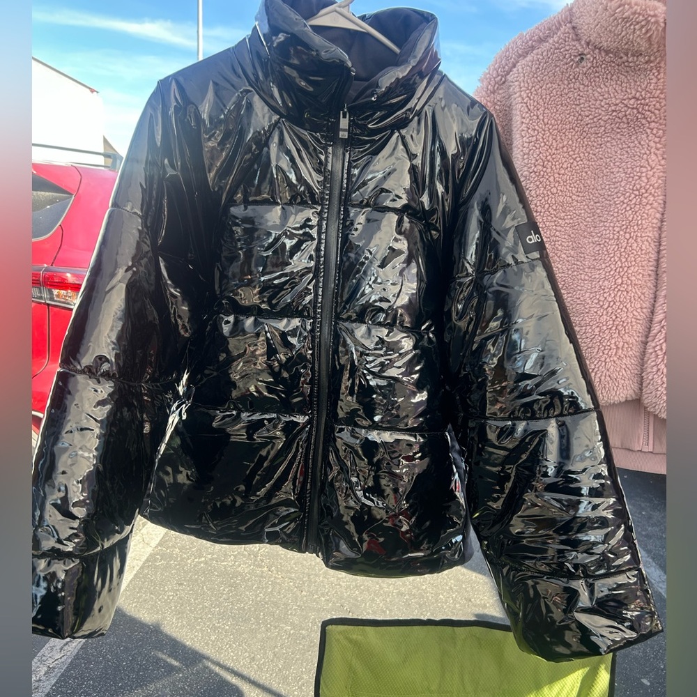 NWT ALO Yoga Glossy Puffer Jacket